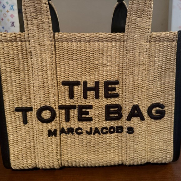 New w tags. Marc Jacob’s Raffia Tote bag. - Picture 4 of 7